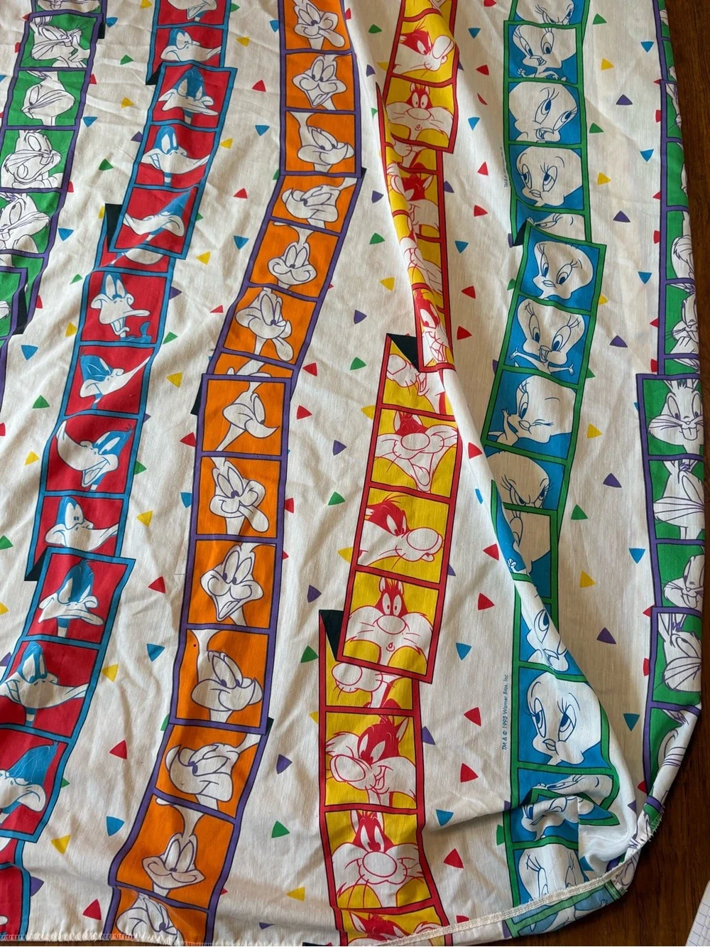 Vintage 1993 Looney Tunes. Y2K Color Block Fitted Twin Bed Sheet